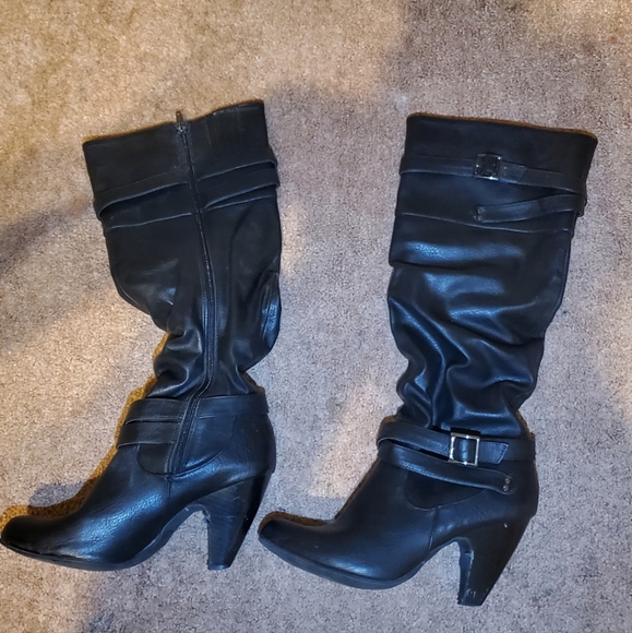 Black heeled boots - Picture 3 of 8